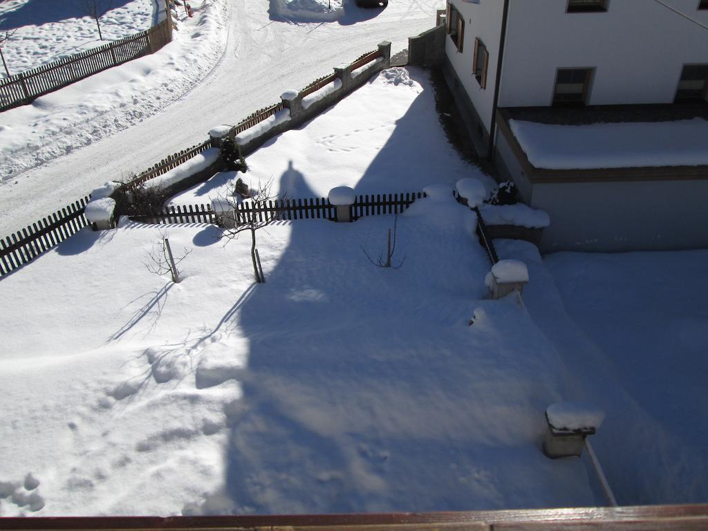 Ferienwohnung Annamaria und Manuel Melmer St. Leonhard im Pitztal Zimmer foto
